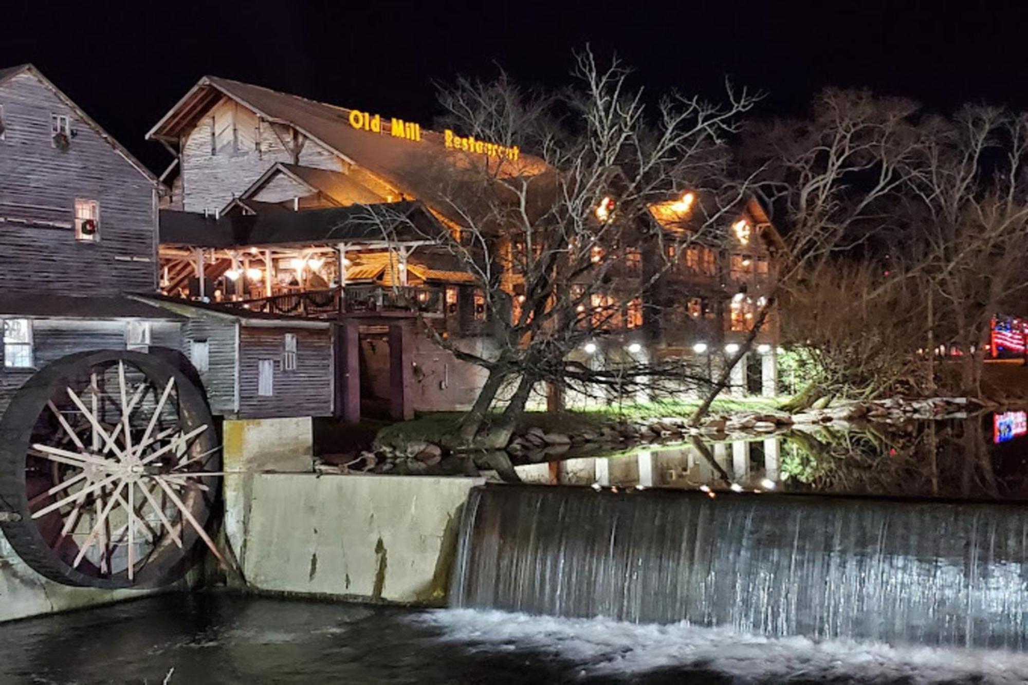 Location, Location, Location! Villa Pigeon Forge Exterior photo